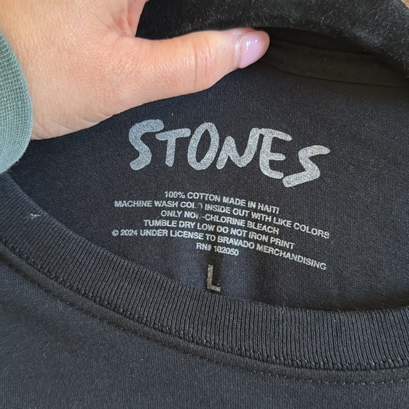 Rolling Stones official merch black shirt. Brand new, never worn. Size L. - Picture 4 of 4